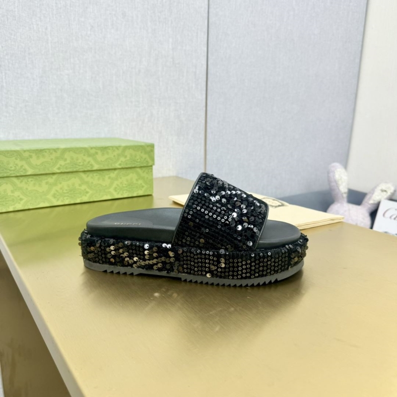 G*u*i slippers